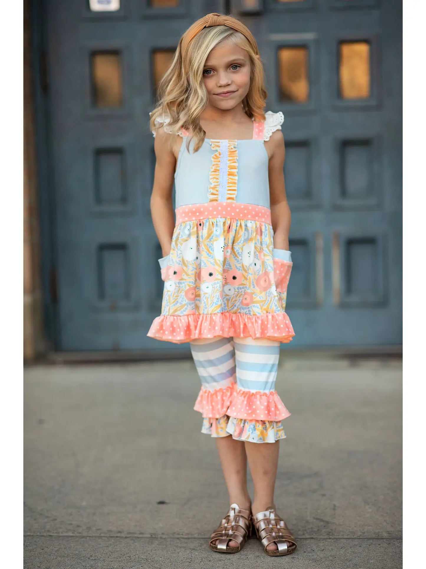 Adorable Sweetness Kids Gray & Peach Floral Stripe Ruffle Lace Pocket Capri Set